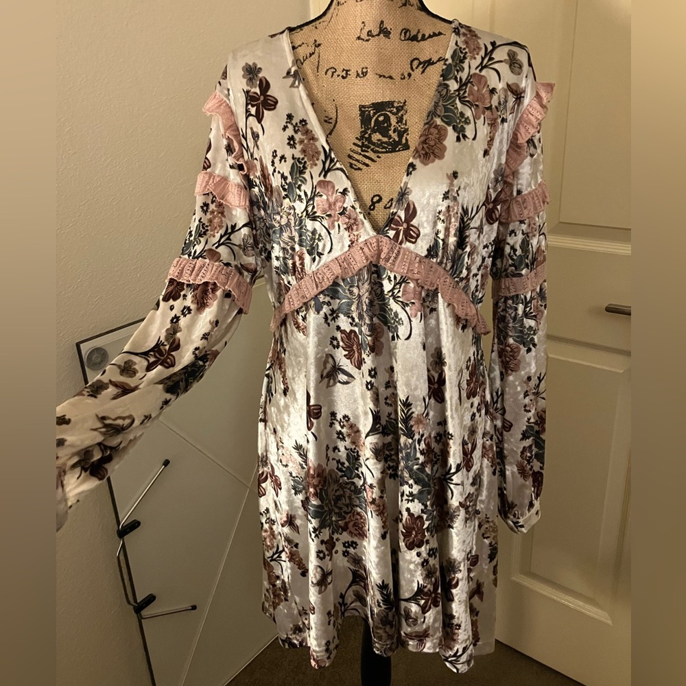 Kas New York flowy velvet baby doll ruffle sleeve dress plunge neckline large L
